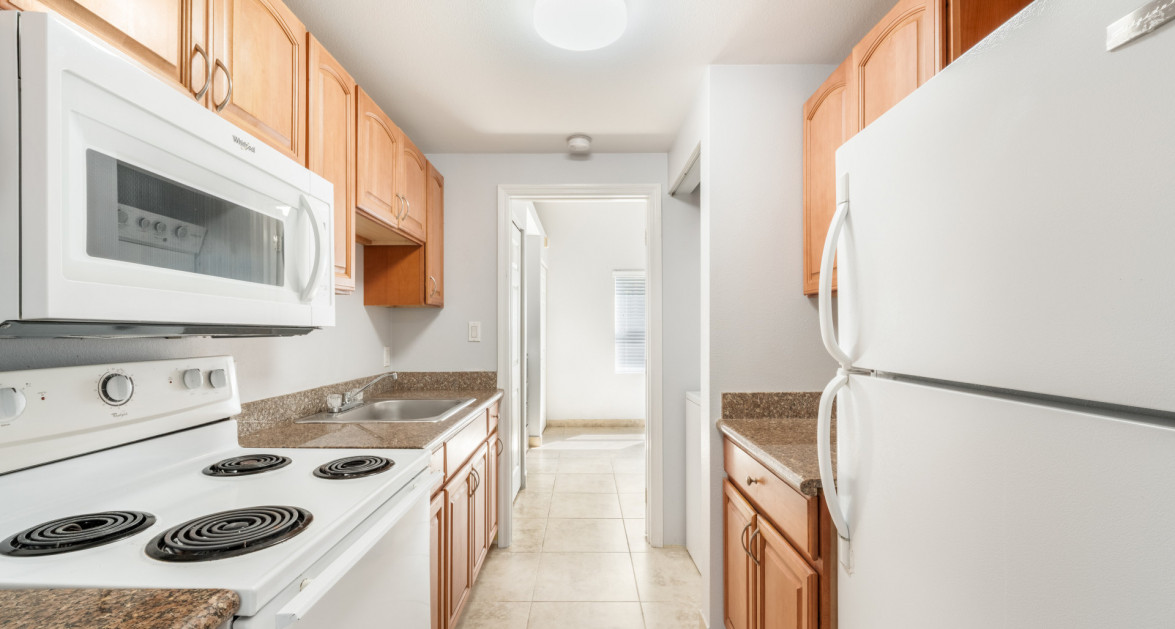 #41 Executive Suites | George Town - Investor Opportunity, 1 Bed Middle unit - Image 3