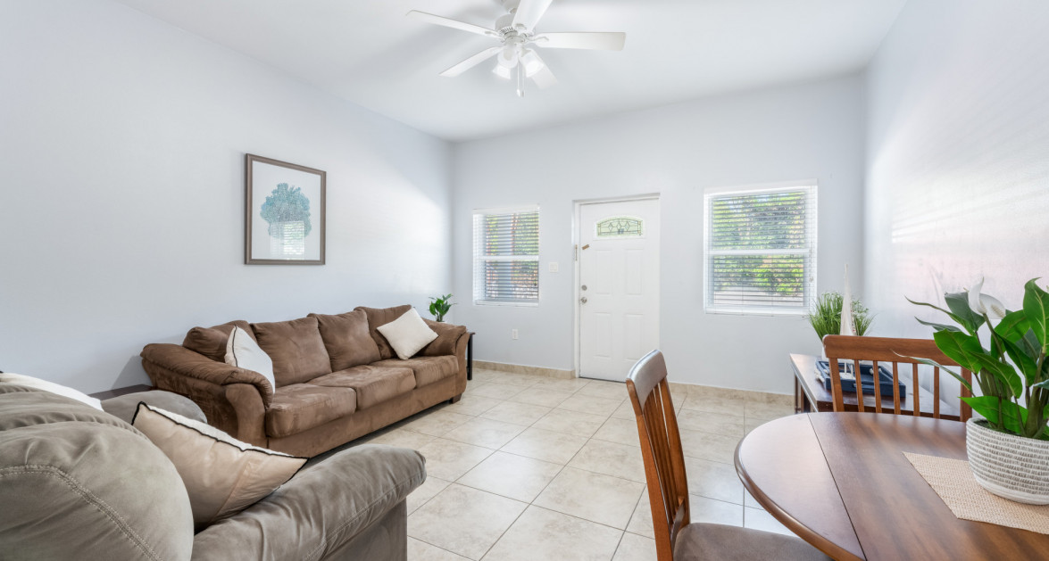 #43 Executive Suites | George Town - Investor Opportunity, 1 Bed Middle unit - Image 2