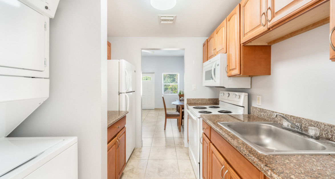 #44 Executive Suites | George Town - Investor Opportunity, 1 Bed Middle unit - Image 4