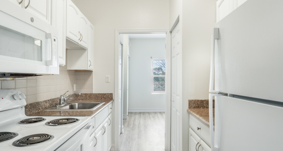 #47 Executive Suites | George Town - Investor Opportunity, 2 Bed Middle unit - Image 5