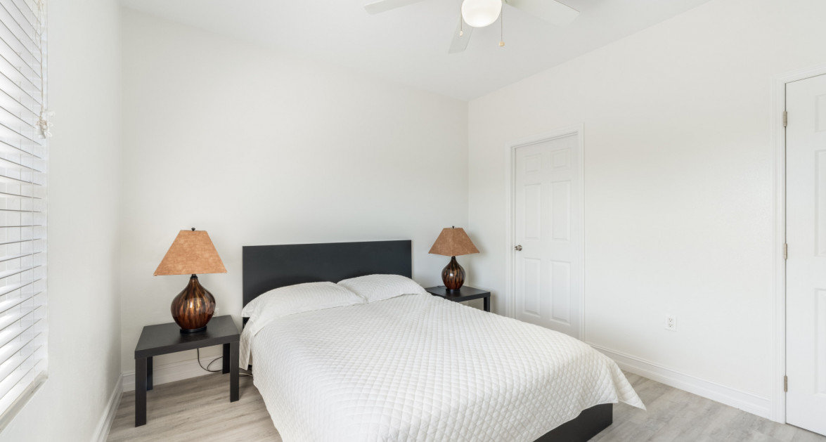 #47 Executive Suites | George Town - Investor Opportunity, 2 Bed Middle unit - Image 7