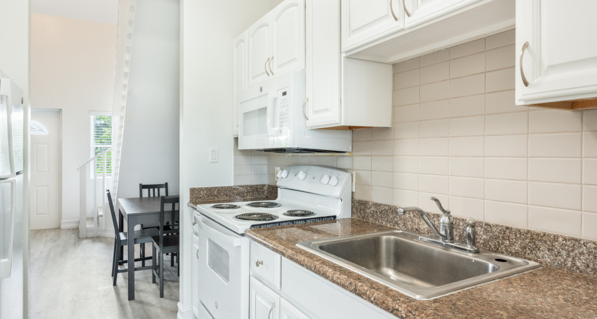 #47 Executive Suites | George Town - Investor Opportunity, 2 Bed Middle unit - Image 4