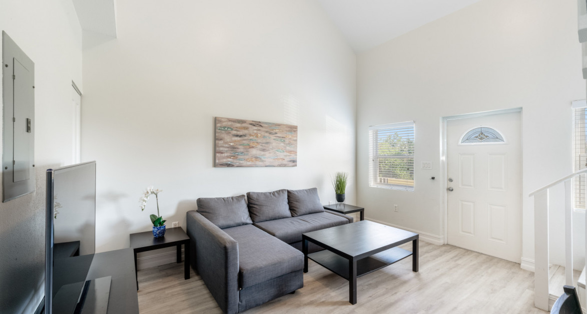 #51 Executive Suites | George Town - Investor Opportunity, 2 Bed Middle unit - Image 10