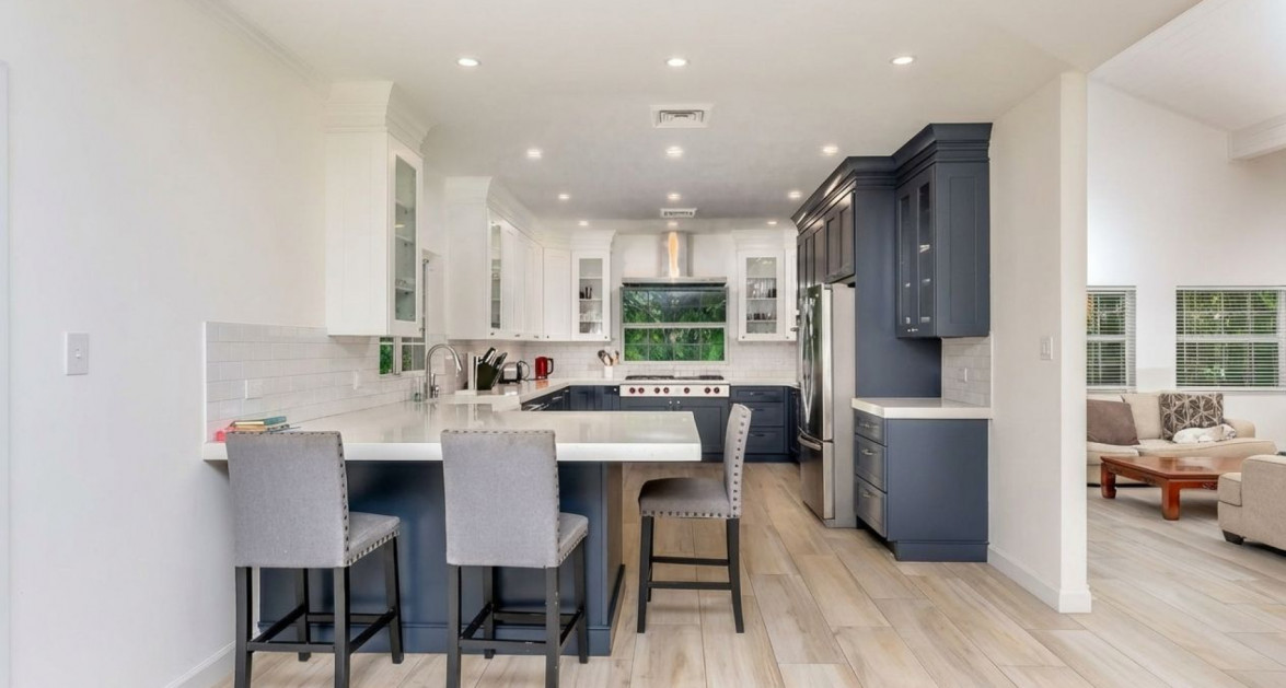 56 Nelson Quay | Canal-Front Elegance in Governor’s Harbour - Image 2