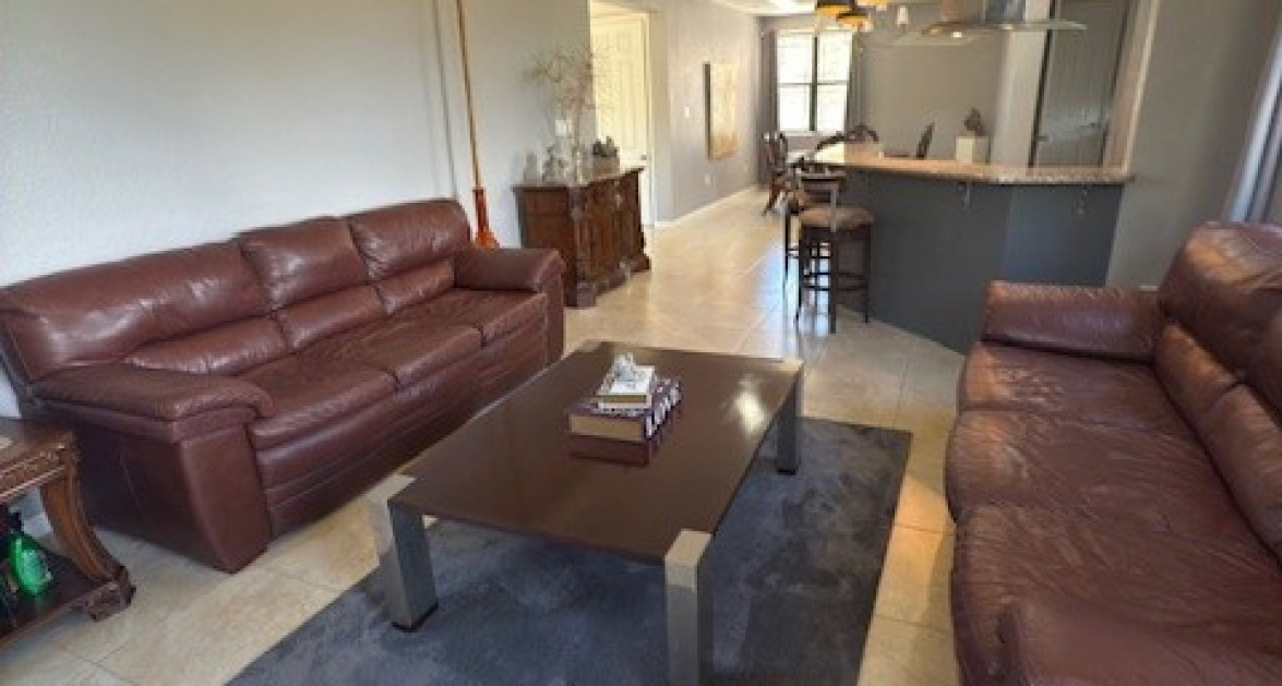 6 Bedroom across from Beautiful Breakers Beach - Image 14