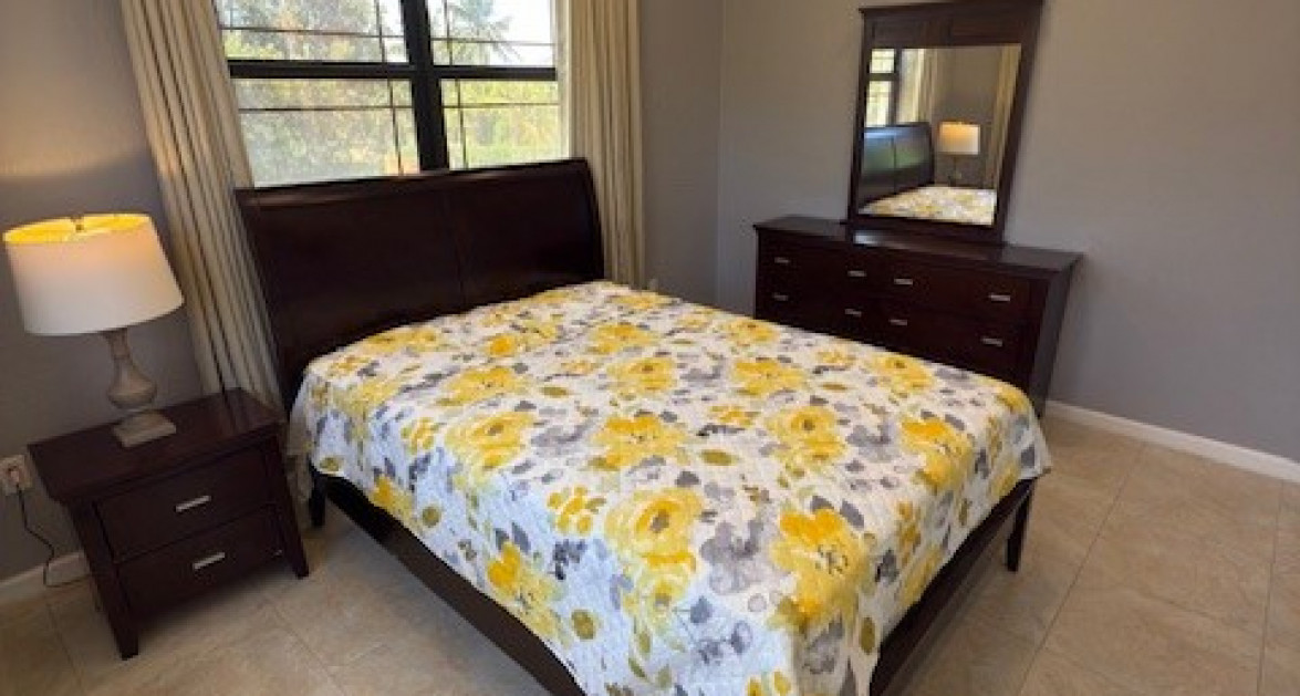 6 Bedroom across from Beautiful Breakers Beach - Image 17