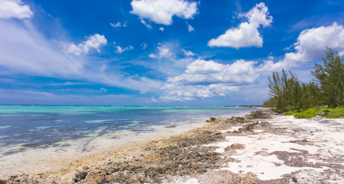 6 Bedroom across from Beautiful Breakers Beach - Image 9