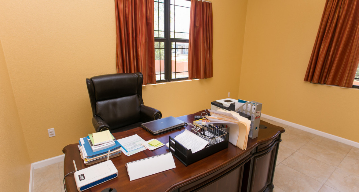 6 Bedroom across from Beautiful Breakers Beach - Image 10