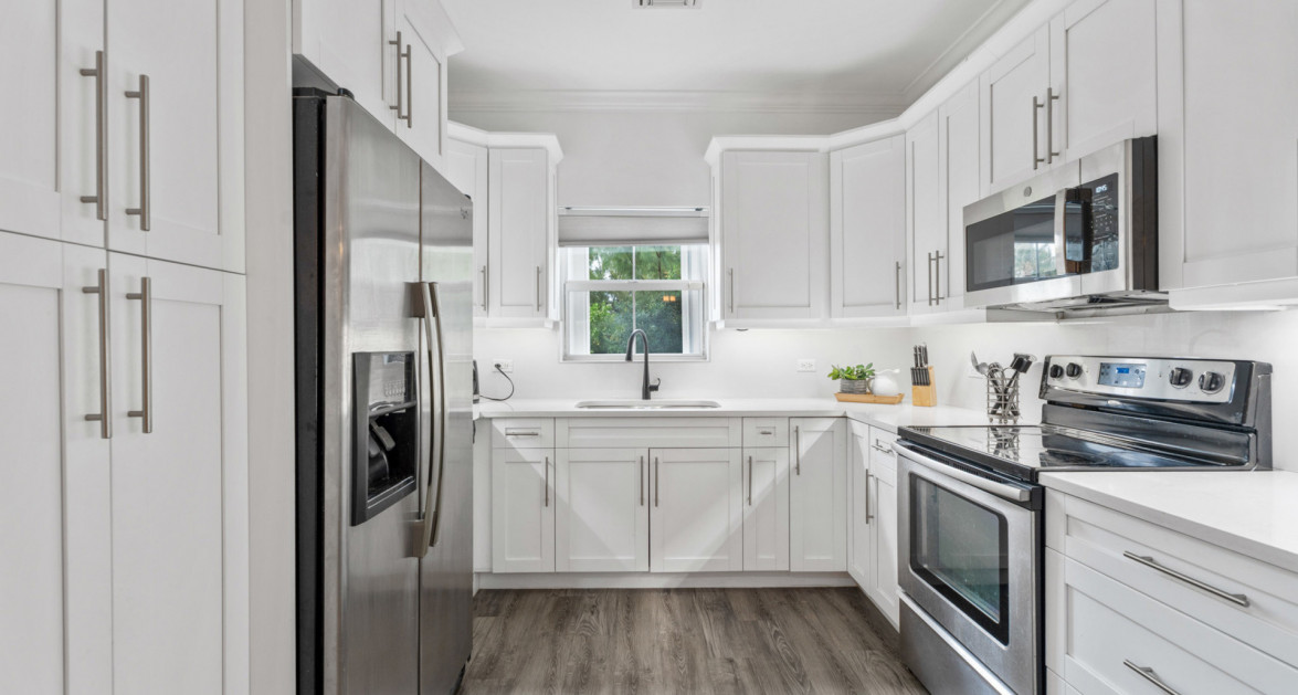 7 SNUG HARBOUR VILLAS | UPDATED 2?BED, 2.5?BATH IN A PRIME SEVEN MILE BEACH CORRIDOR COMMUNITY - Image 2