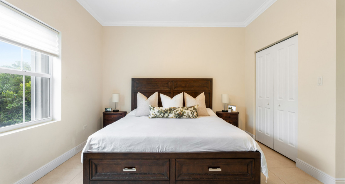 7 SNUG HARBOUR VILLAS | UPDATED 2?BED, 2.5?BATH IN A PRIME SEVEN MILE BEACH CORRIDOR COMMUNITY - Image 10