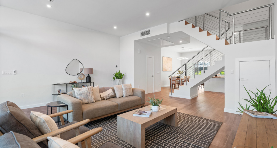 74 Bahia - Modern 4-Bedroom Townhouse in Amenity-Rich South Sound Community