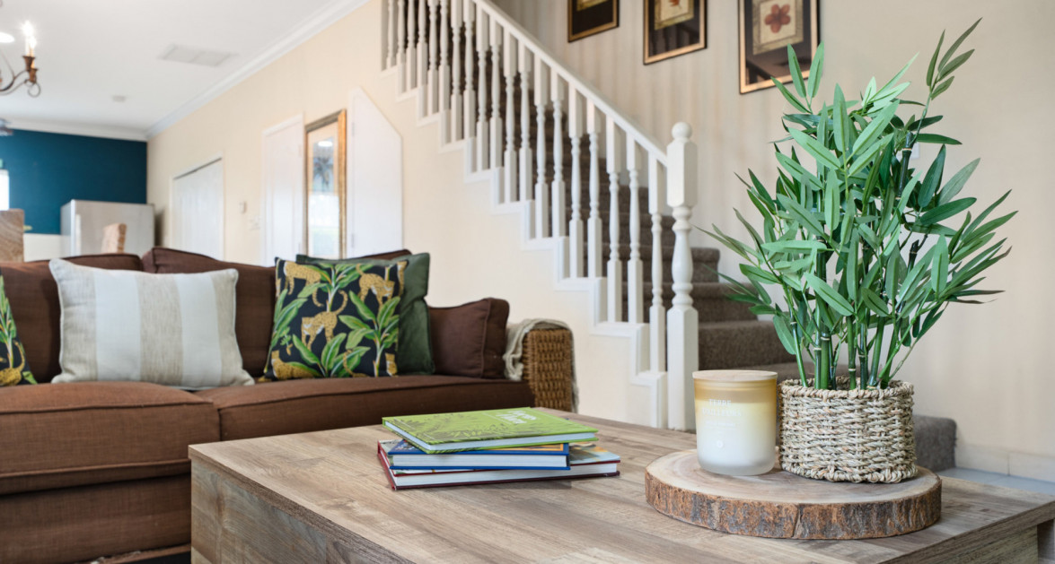 8 GRAND PALMS | BEAUTIFULLY PRESENTED, LARGE 2-BED UNIT IN PRIME SOUTH SOUND COMPLEX - Image 2