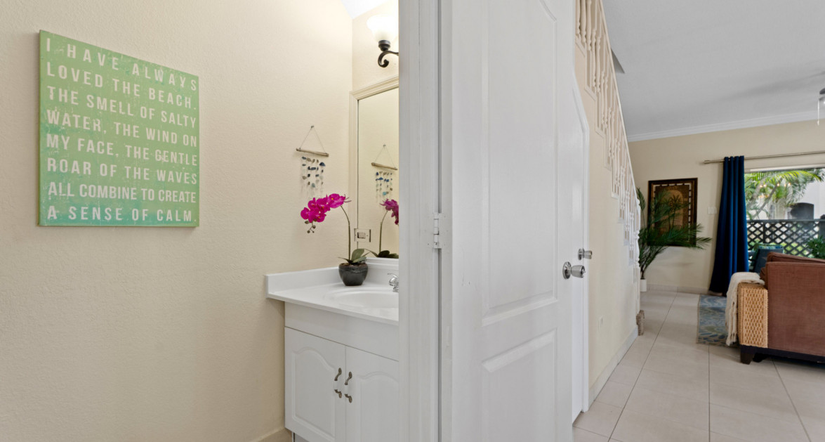 8 GRAND PALMS | BEAUTIFULLY PRESENTED, LARGE 2-BED UNIT IN PRIME SOUTH SOUND COMPLEX - Image 10