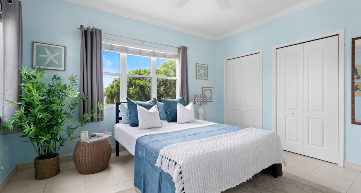 8 GRAND PALMS | BEAUTIFULLY PRESENTED, LARGE 2-BED UNIT IN PRIME SOUTH SOUND COMPLEX - Image 13