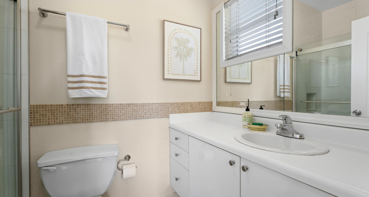 8 GRAND PALMS | BEAUTIFULLY PRESENTED, LARGE 2-BED UNIT IN PRIME SOUTH SOUND COMPLEX - Image 15