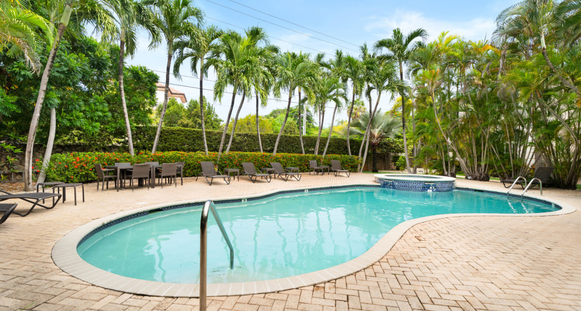 8 GRAND PALMS | BEAUTIFULLY PRESENTED, LARGE 2-BED UNIT IN PRIME SOUTH SOUND COMPLEX - Image 23