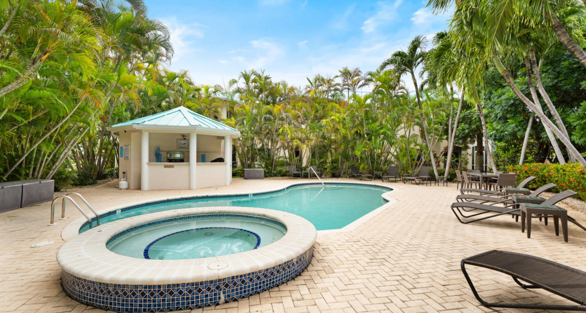 8 GRAND PALMS | BEAUTIFULLY PRESENTED, LARGE 2-BED UNIT IN PRIME SOUTH SOUND COMPLEX - Image 24