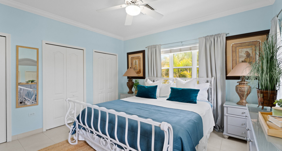 8 GRAND PALMS | BEAUTIFULLY PRESENTED, LARGE 2-BED UNIT IN PRIME SOUTH SOUND COMPLEX - Image 17