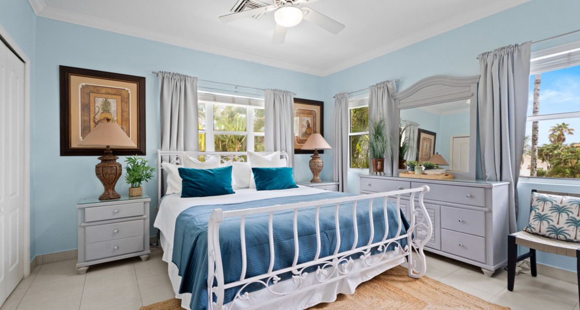 8 GRAND PALMS | BEAUTIFULLY PRESENTED, LARGE 2-BED UNIT IN PRIME SOUTH SOUND COMPLEX - Image 16