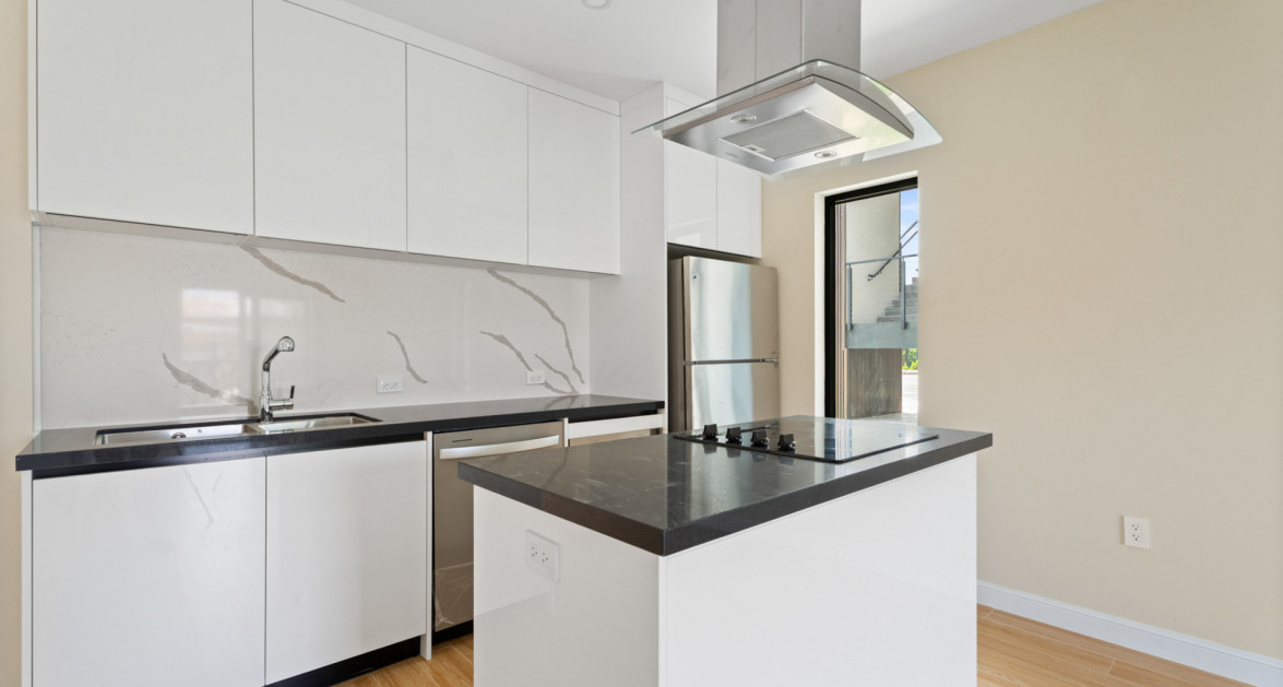 Arza - New Construction - Biggest 2 Bed 2 Bath + Den Unit! - Image 4