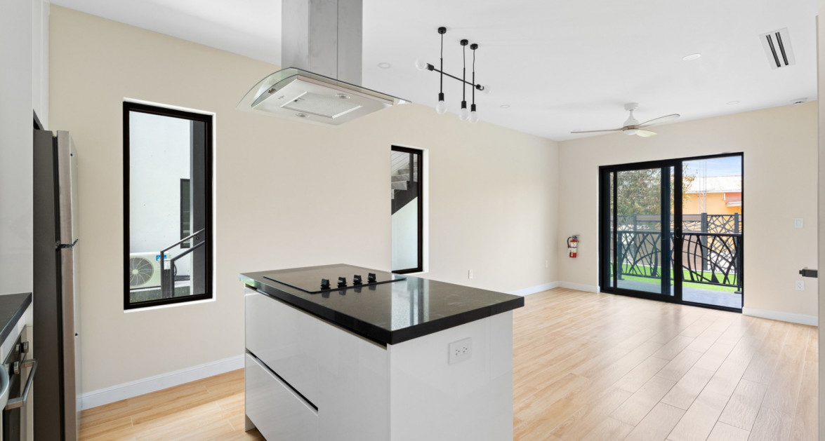 Arza - New Construction - Biggest 2 Bed 2 Bath + Den Unit! - Image 3