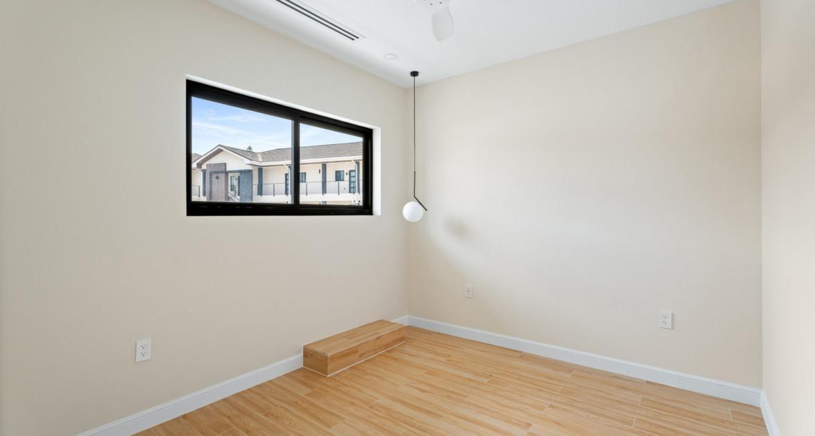 Arza - New Construction - Biggest 2 Bed 2 Bath + Den Unit! - Image 10