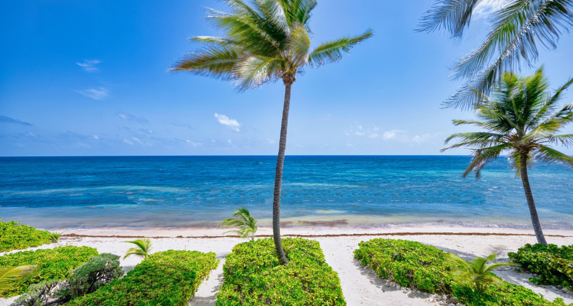 Azure Breeze Beachfront 3-Bedroom Villa - Image 7