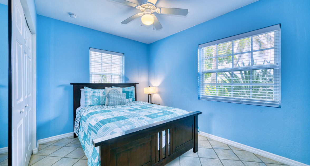 Azure Breeze Beachfront 3-Bedroom Villa - Image 9