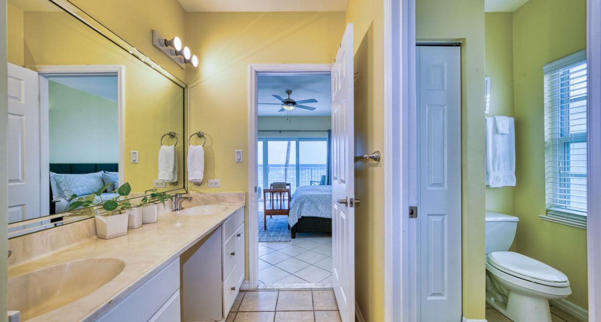 Azure Breeze Beachfront 3-Bedroom Villa - Image 8