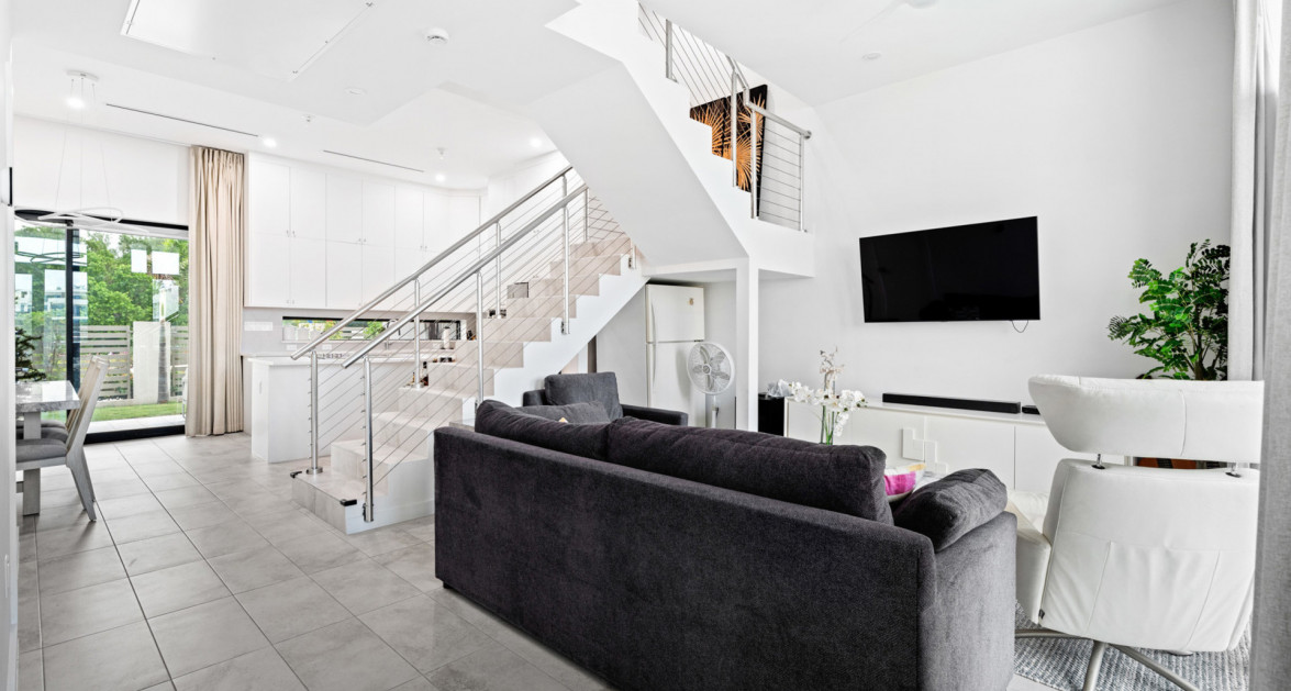 Bahia #6 (South Sound 3 Bed / 3.5 Bath Modern Townhouse) - Image 2