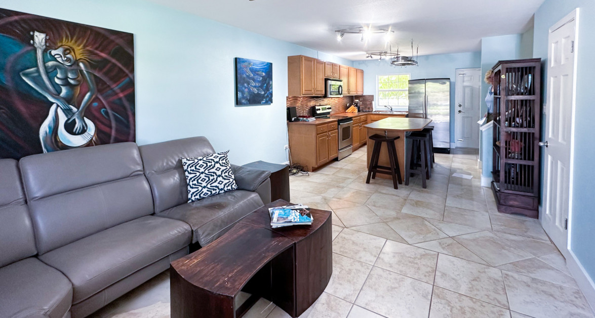 Banana Walk, 2 Bedroom in South Sound - Image 3