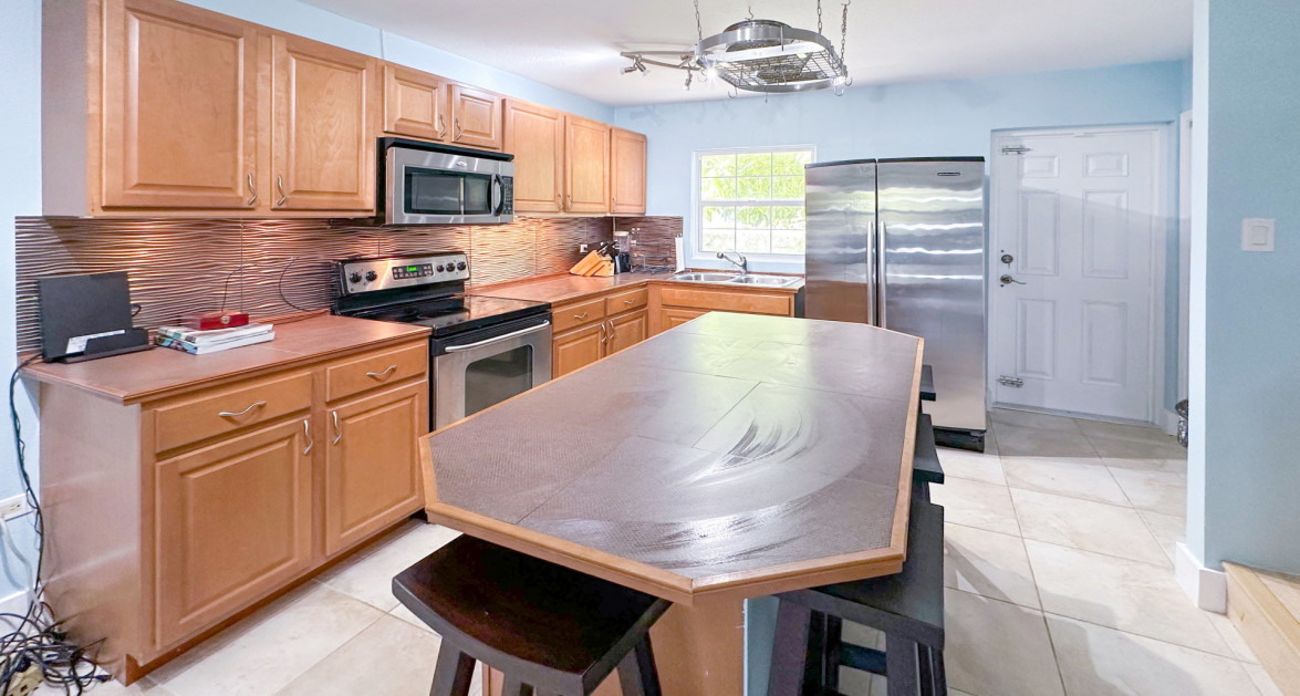 Banana Walk, 2 Bedroom in South Sound - Image 4