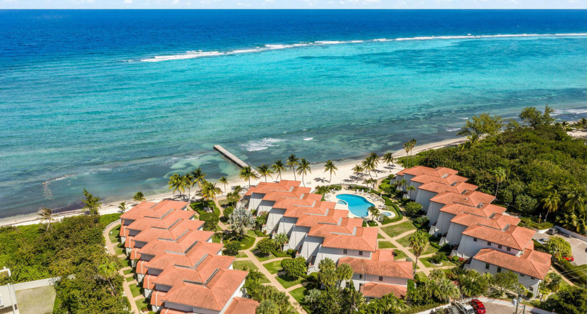 Beachfront #22 Villas Pappagallo - Image 8