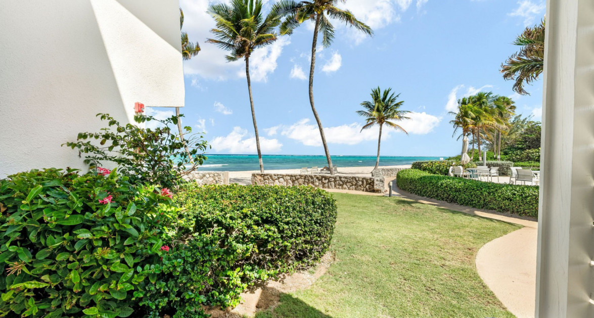 Beachfront #22 Villas Pappagallo - Image 24