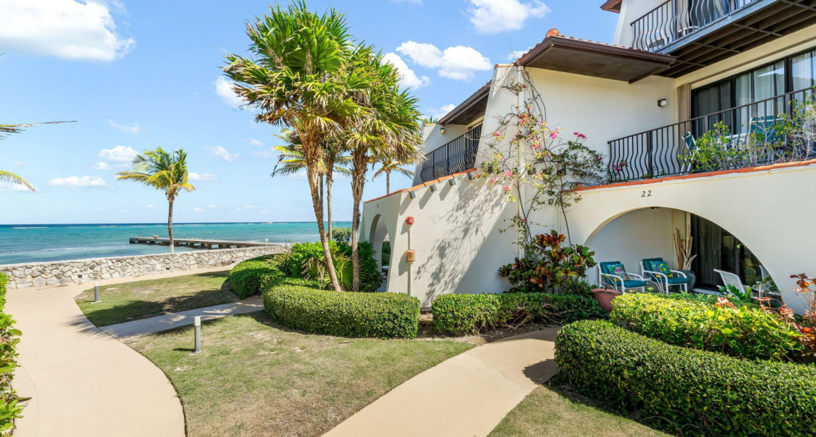 Beachfront #22 Villas Pappagallo - Image 16