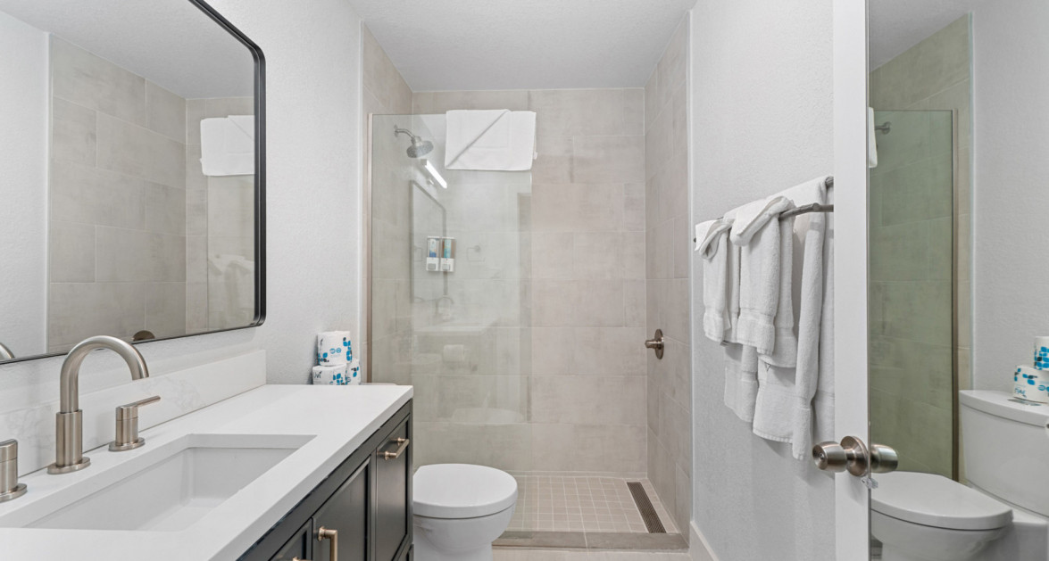BEACHFRONT COMPASS POINT #111 (RENOVATED GROUND FLOOR 2 BED, 2 BATH) OWNER FINANCING AVAIL - Image 11