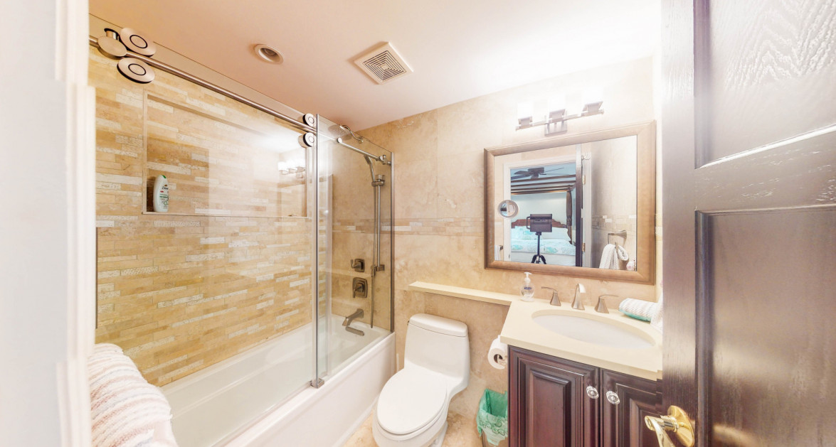 Beachfront Home - Prospect Point - Image 12