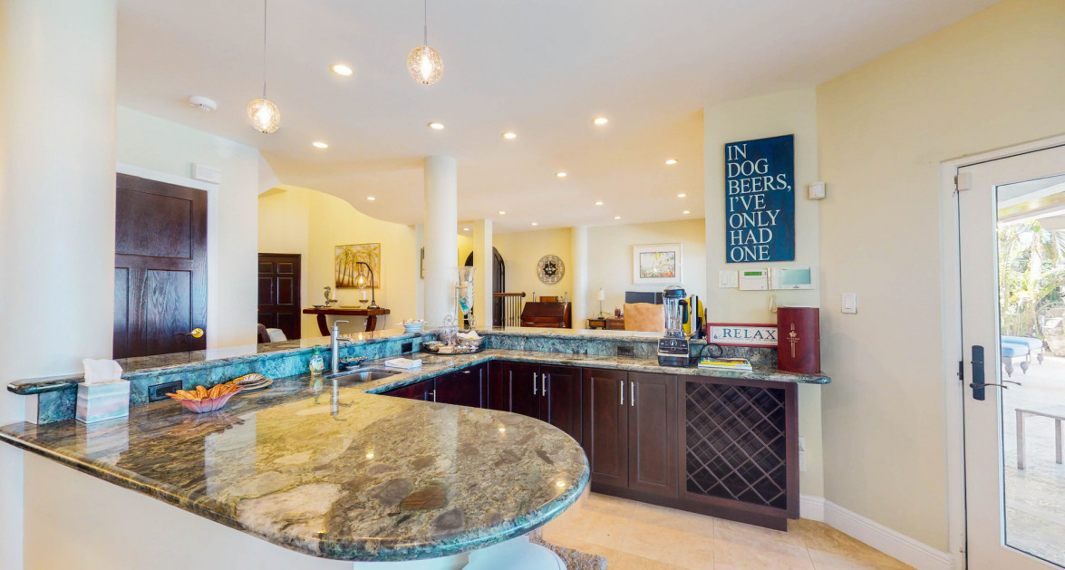 Beachfront Home - Prospect Point - Image 7