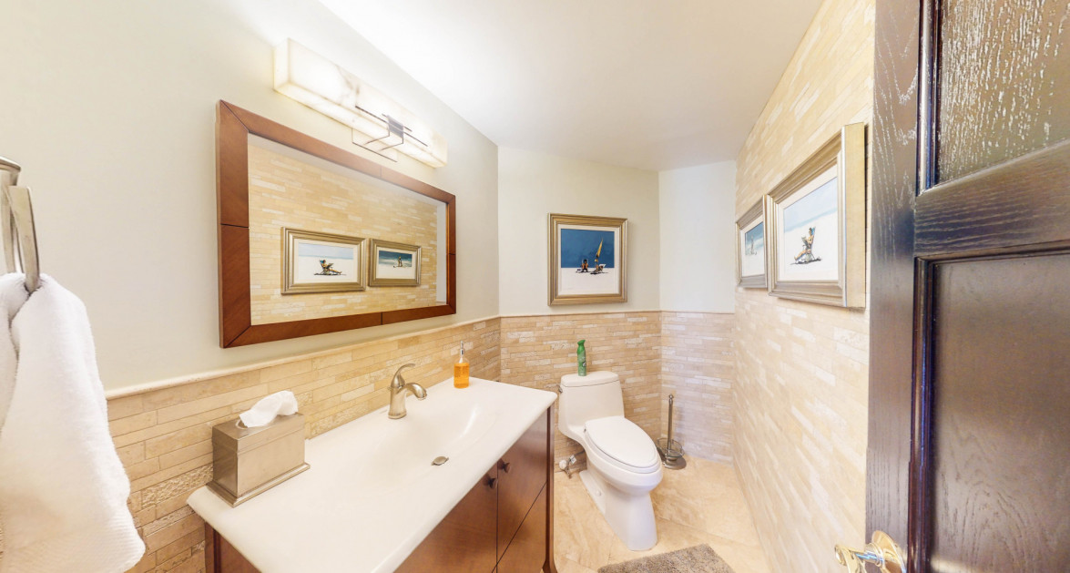 Beachfront Home - Prospect Point - Image 15