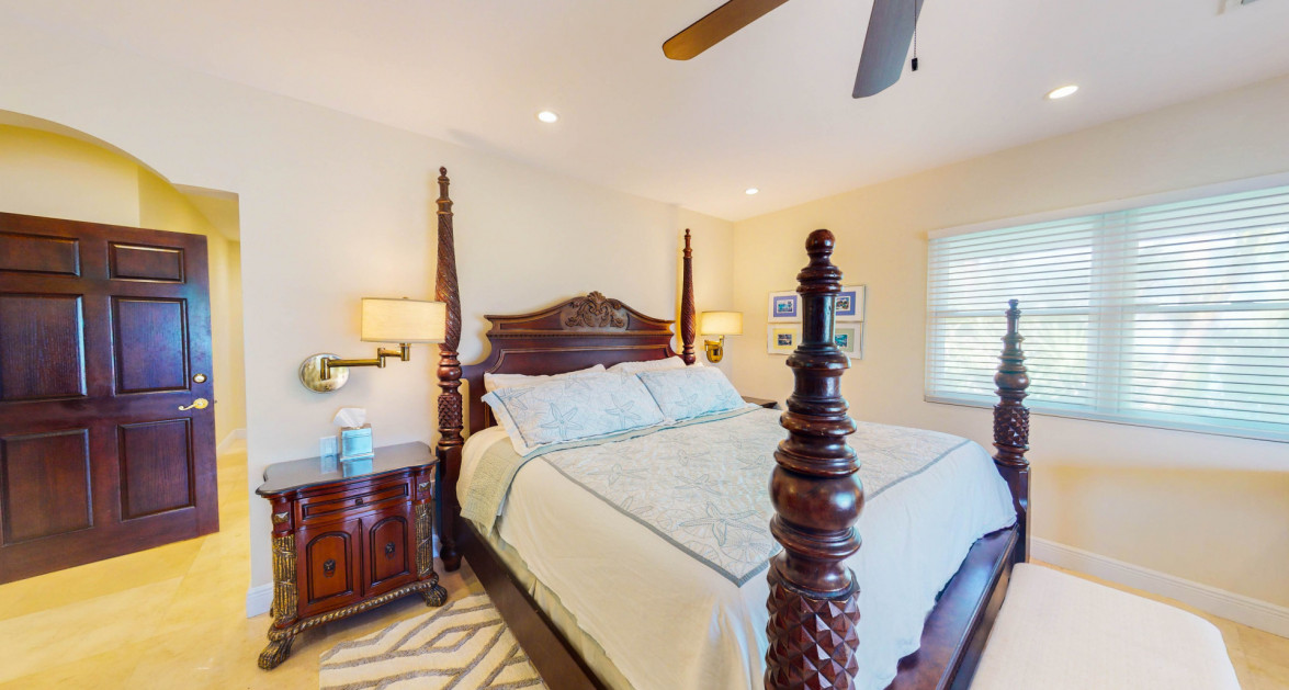 Beachfront Home - Prospect Point - Image 9