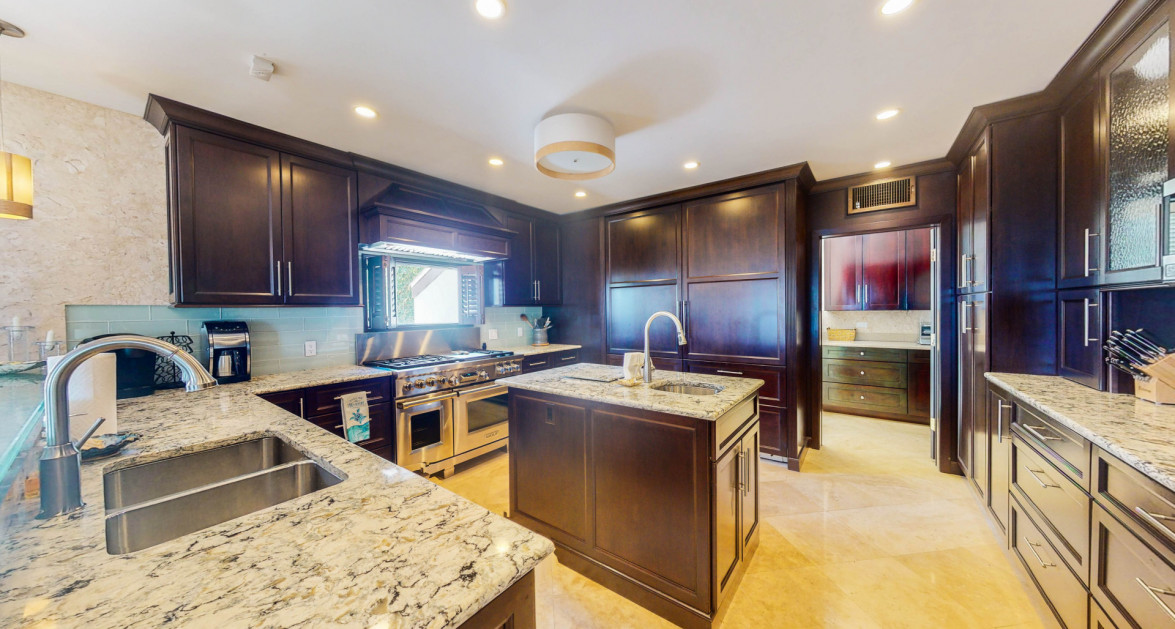 Beachfront Home - Prospect Point - Image 6