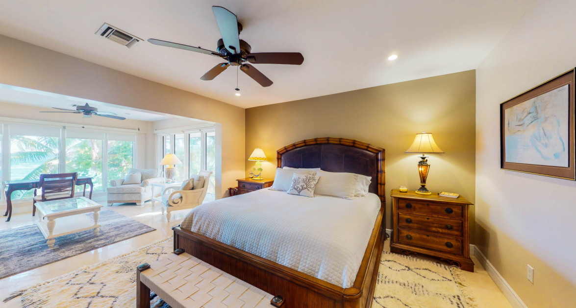 Beachfront Home - Prospect Point - Image 17