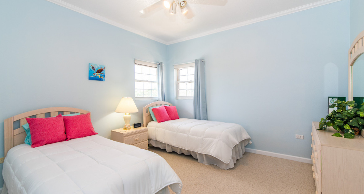 BEACHFRONT NORTHSIDE CONDO NORTHERN LIGHTS 4 - Image 18