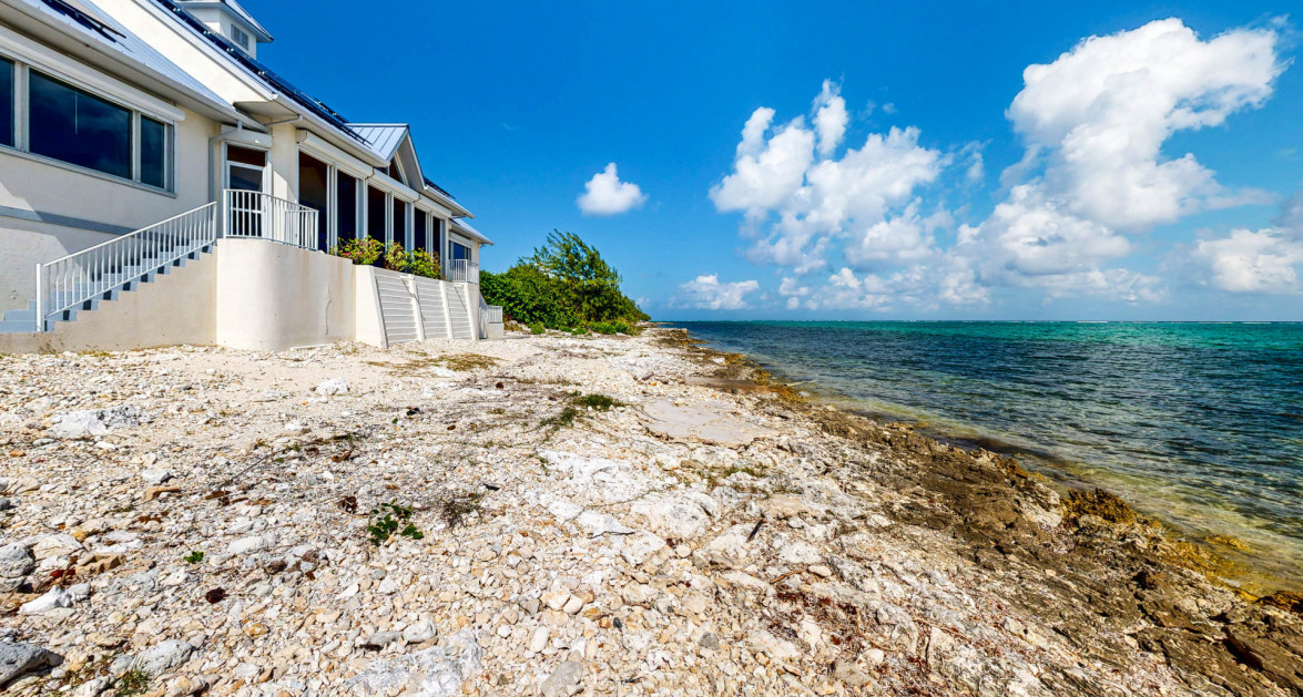 Beachfront Retreat with Pool and Stunning Views - Image 3