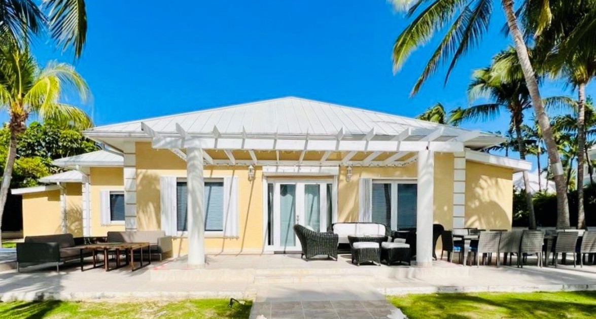 Beachfront Single-Level South Sound Home - Image 4