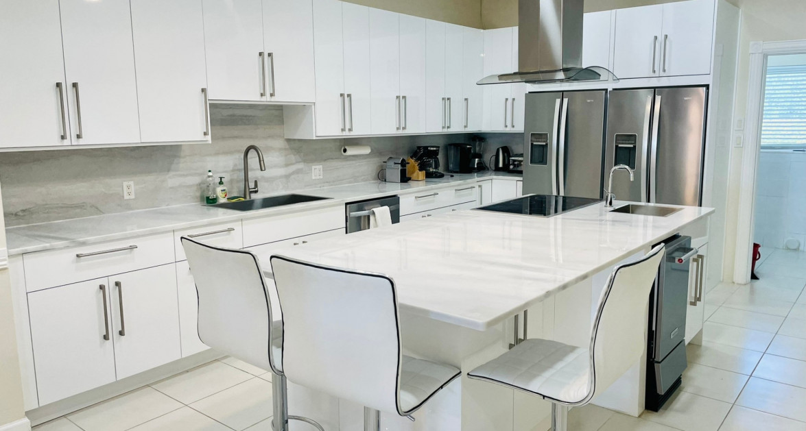 Beachfront Single-Level South Sound Home - Image 15