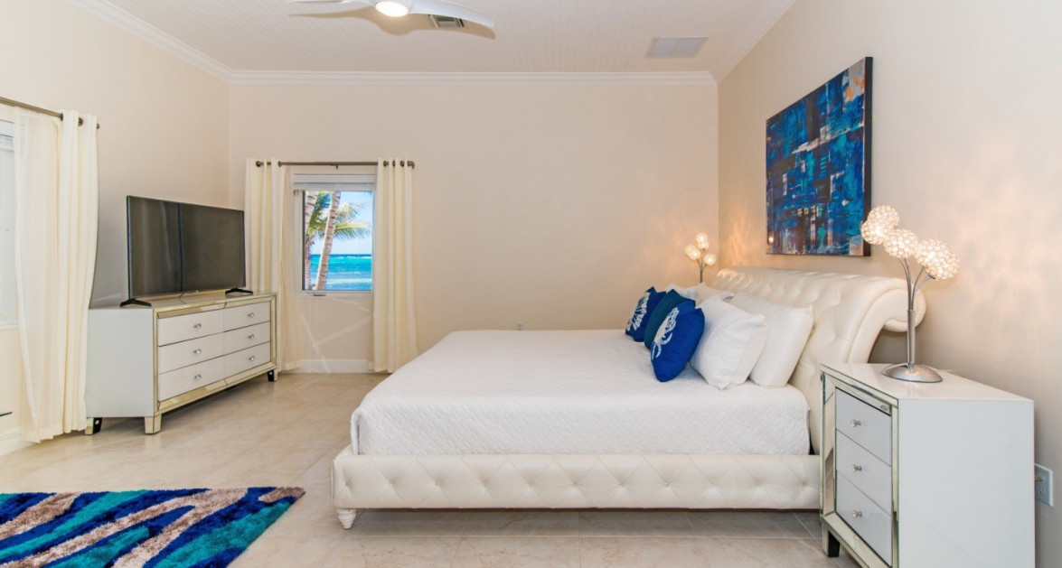 Beachfront Single-Level South Sound Home - Image 14