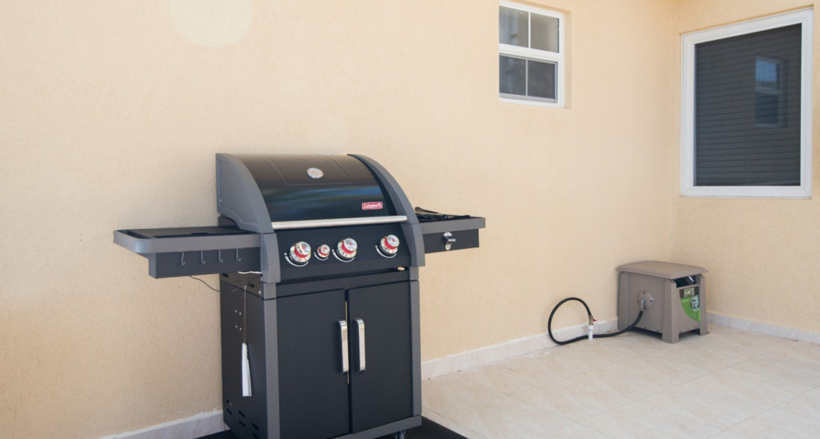 Beachfront Single-Level South Sound Home - Image 19