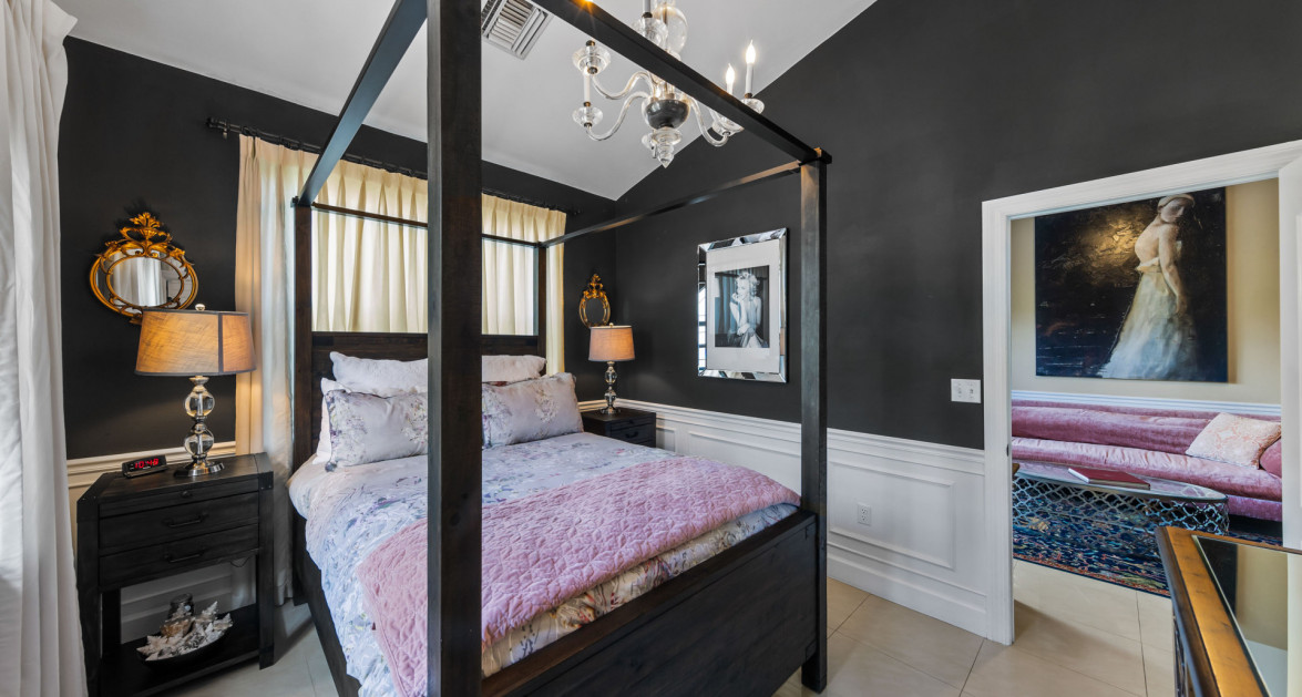 Beautifully Upgraded Lantern Point Condo - Image 9