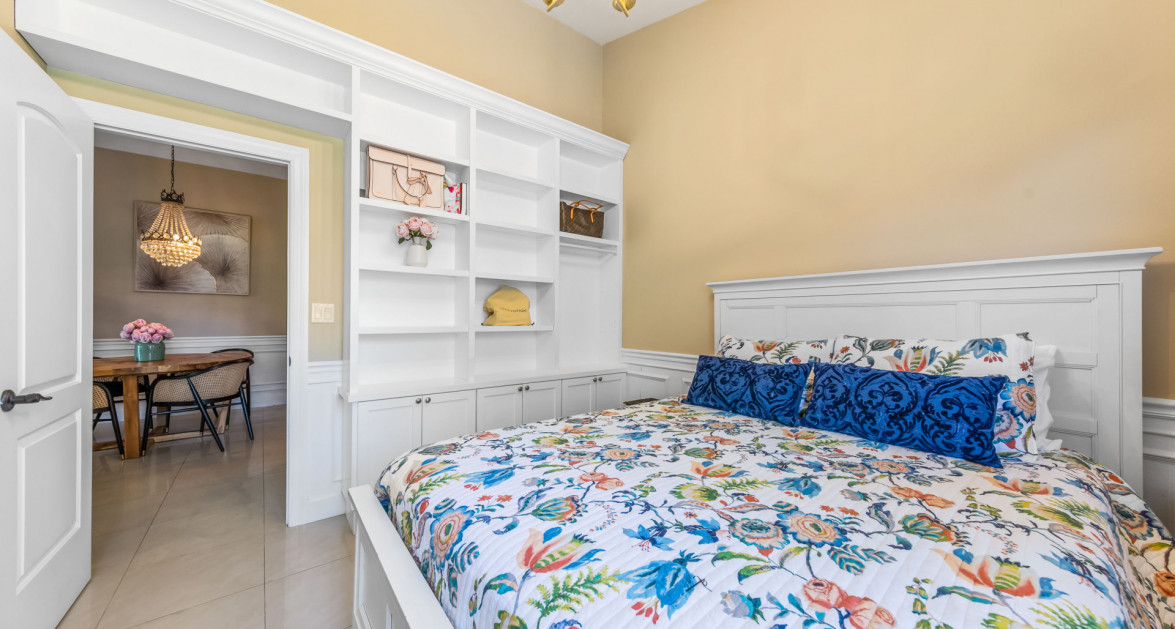 Beautifully Upgraded Lantern Point Condo - Image 7